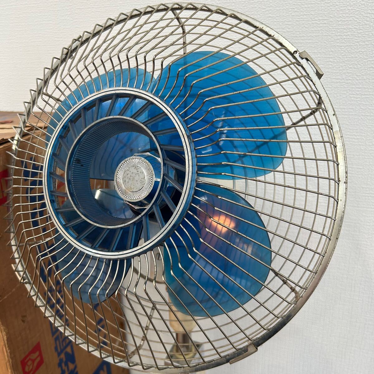 OYF483 TOSHIBA 東芝 扇風機 SF-30F CRYSTALZEPHYR 当時物 昭和 OYF483 TOSHIBA 東芝 扇風機 SF-30F CRYSTALZEPHYR 当時物 昭和