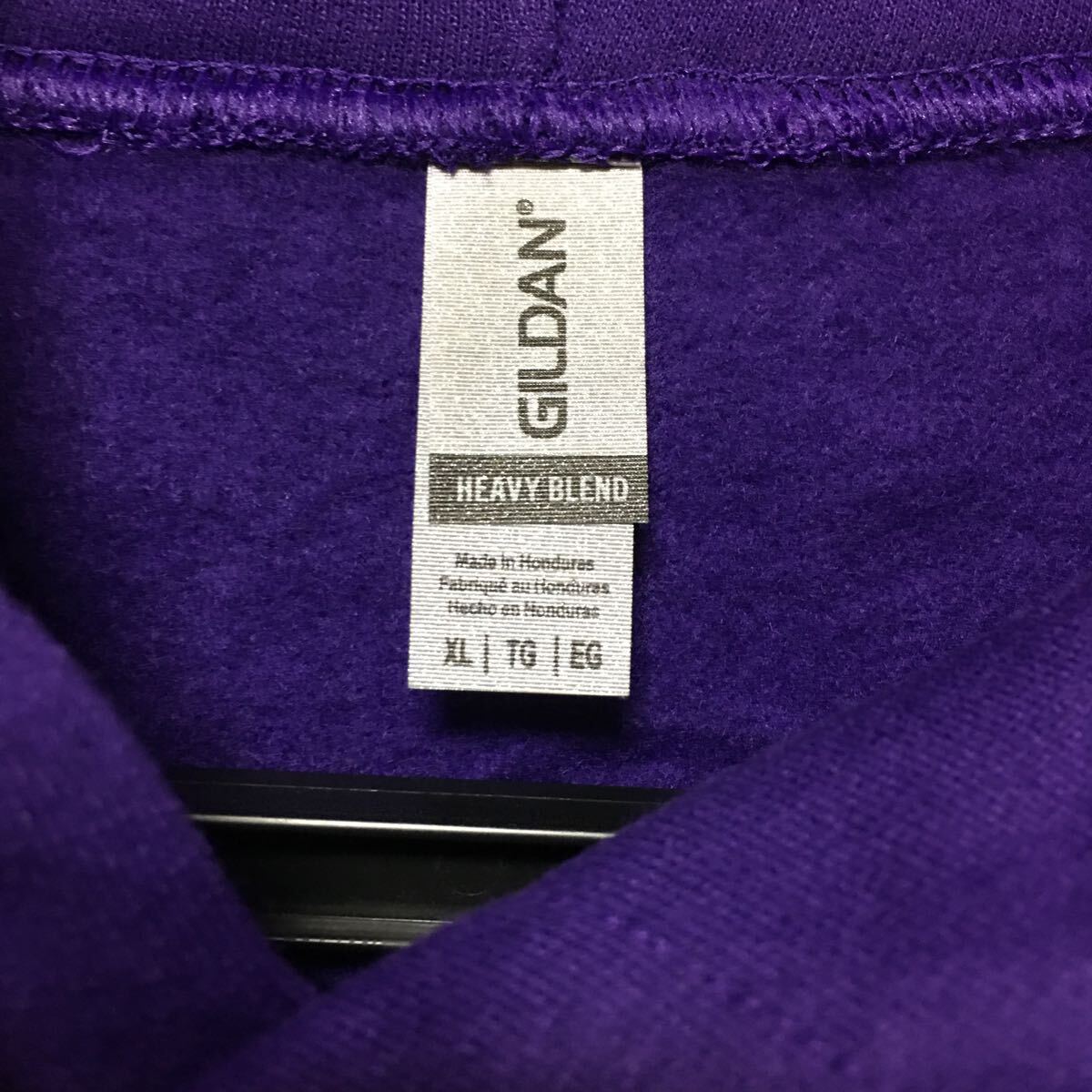 新品未使用 GILDAN ギルダン カブリパーカー パープル 紫 XL_画像3