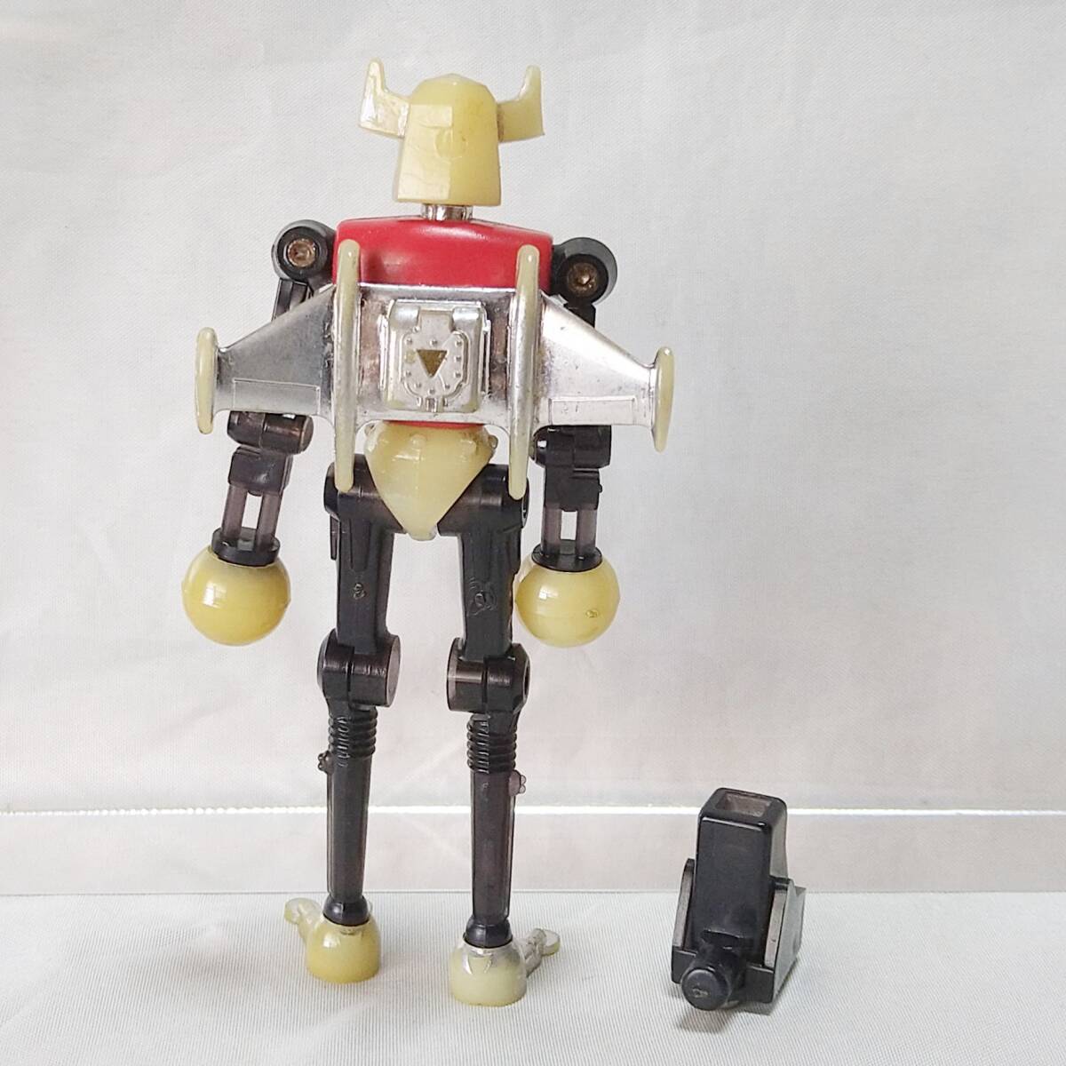 y216 【昭和レトロ フィギュア】 タカラ ミクロマン ジャンク品 y216 【昭和レトロ フィギュア】 タカラ ミクロマン ジャンク品