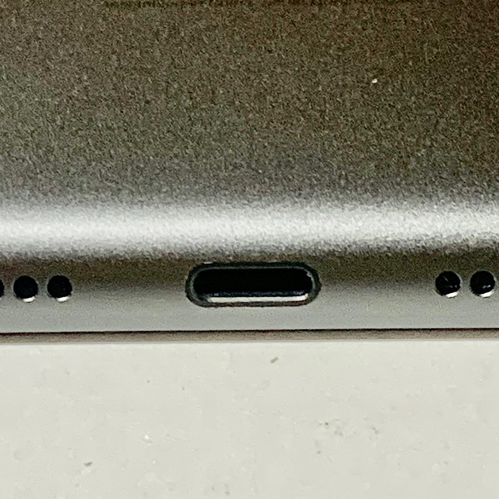 ほぼ未使用 充電5回 バッテリー100% iPad 第9世代 10 2インチ ほぼ未使用 充電5回 バッテリー100% iPad 第9世代 10 2インチ