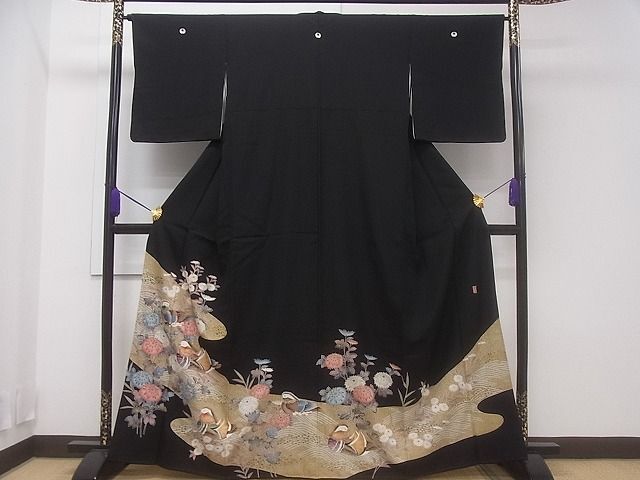 平和屋着物■豪華黒留袖　友禅　作家物　流水鴛鴦草花文　逸品　CAAF0142ev