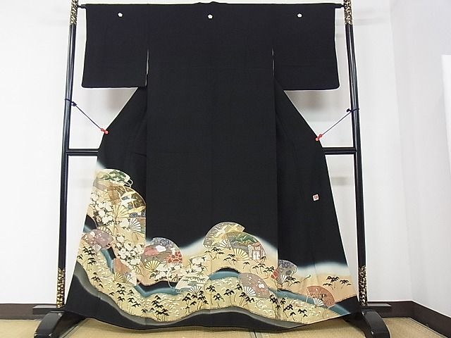 平和屋着物■女優・後藤久美子ブランド　黒留袖　コマ刺繍　扇面飛鶴花文　金彩　逸品　DAAC7516ud