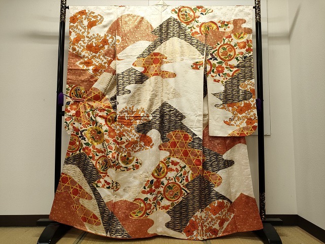 平和屋着物■豪華振袖　駒刺繍　吉祥草花丸文　金彩　正絹　逸品　CAAI5271dy