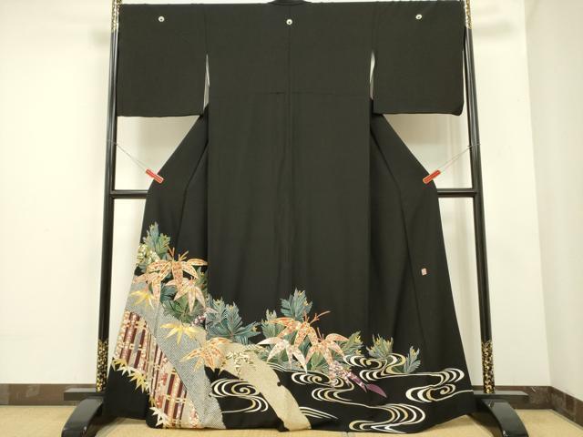 平和屋着物■豪華黒留袖　作家物　駒刺繍　流水雪芝松文　金彩　正絹　逸品　DAAI4423yyy