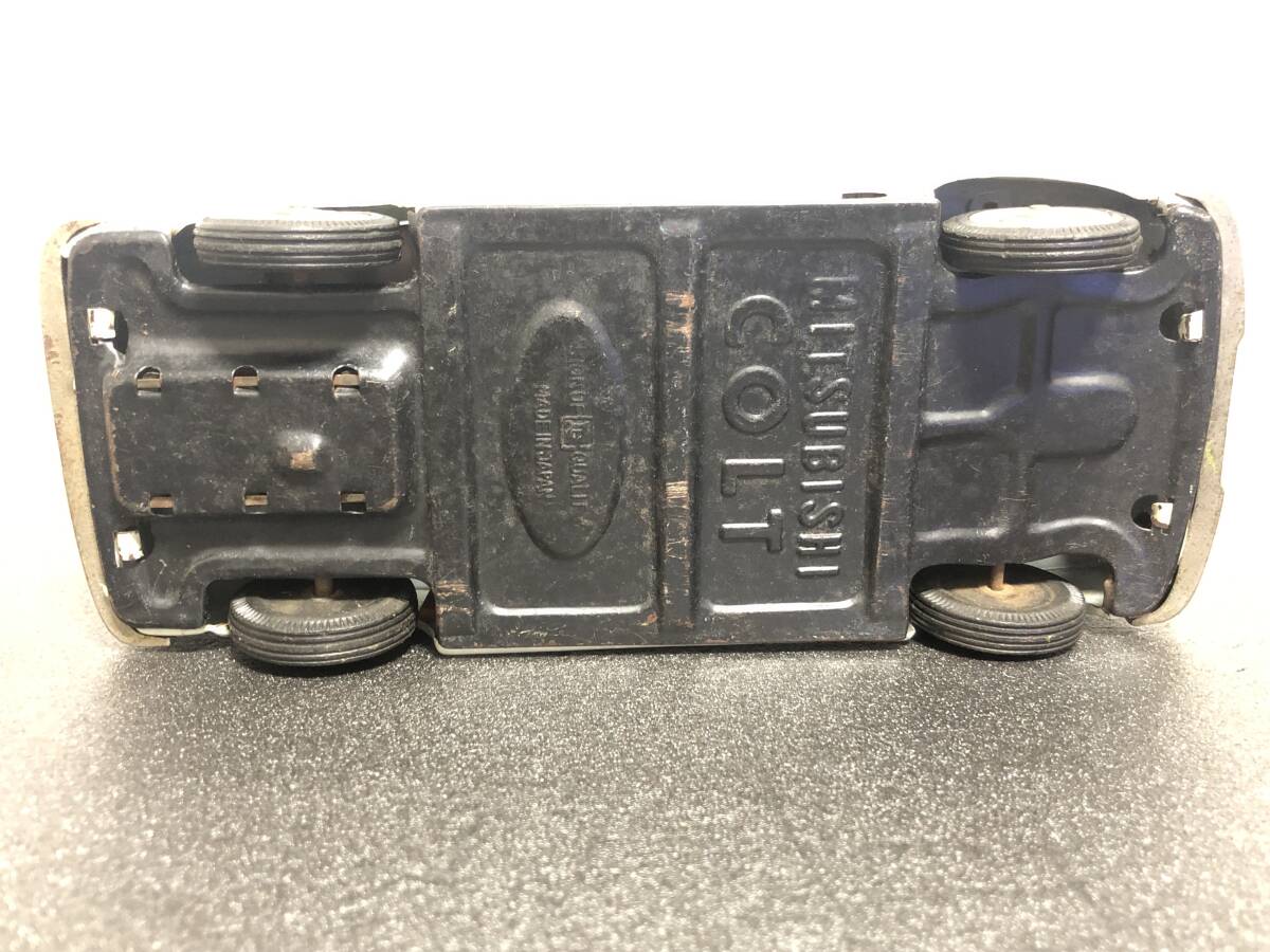 萬代屋【三菱コルト デラックス黄緑ミラー欠ホイル1個交換】フリクション ブリキ製 萬代屋【三菱コルト デラックス黄緑ミラー欠ホイル1個交換