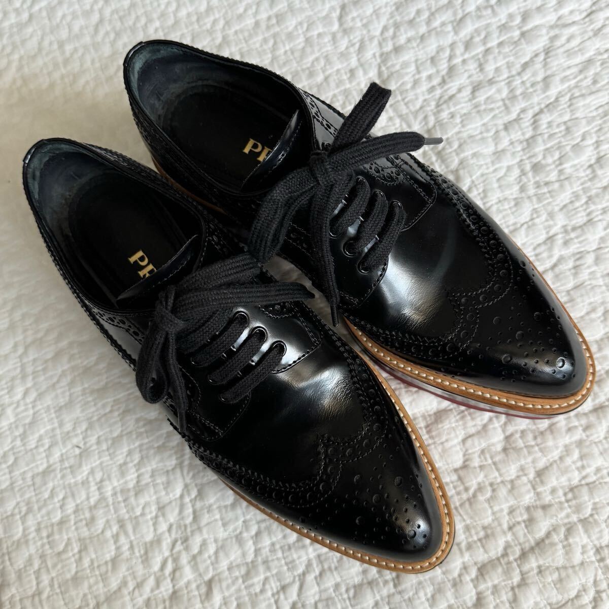美品 プラダ PRADA ウィングチップ 厚底 レザーシューズ 美品 プラダ PRADA ウィングチップ 厚底 レザーシューズ