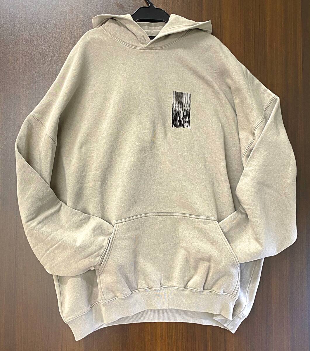 BALENCIAGA バレンシアガ Boxy Barcode Hoodie パーカー グレー BALENCIAGA バレンシアガ Boxy Barcode Hoodie パーカー グレー