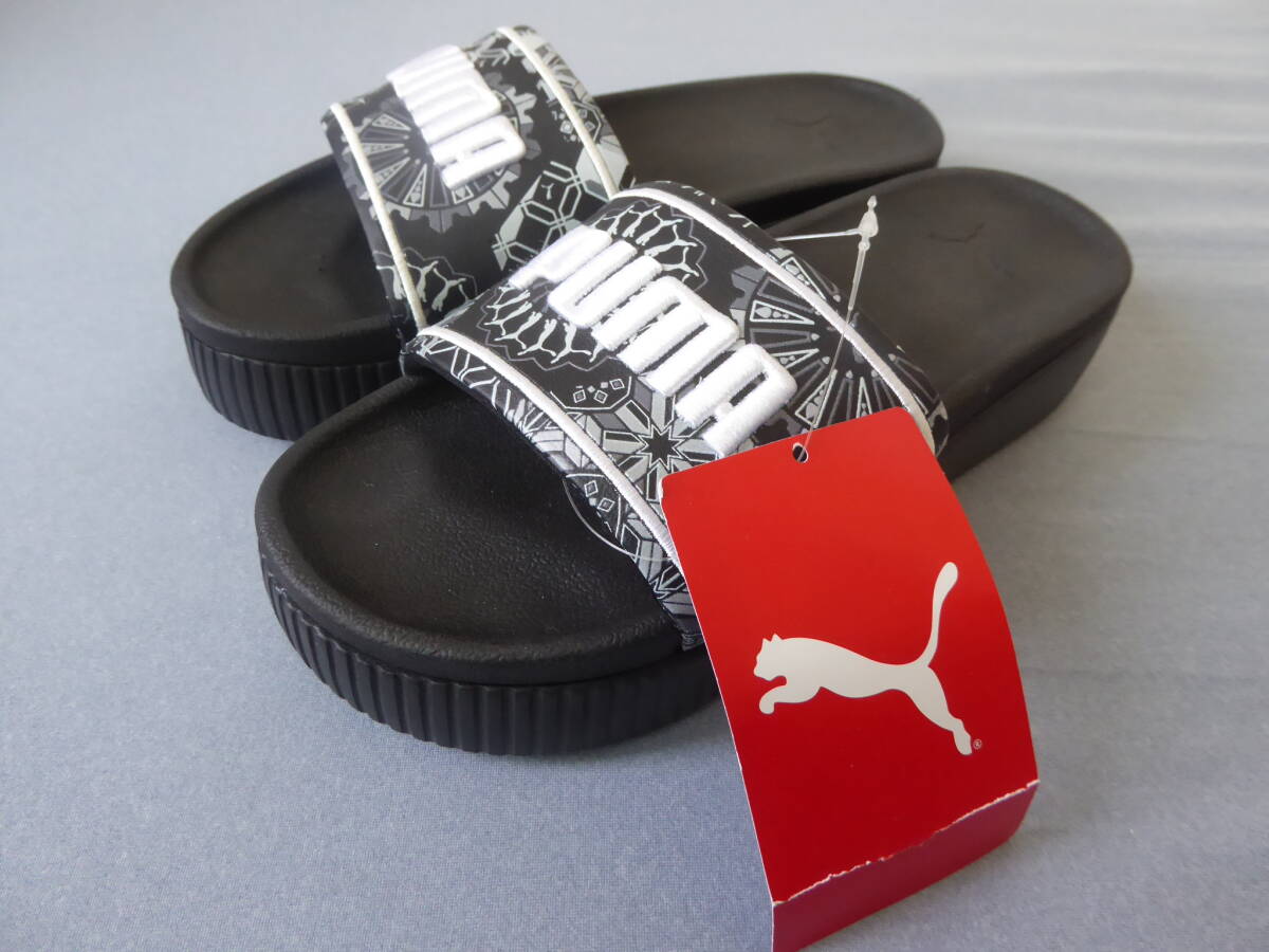 訳あり PUMA プーマ 刺繍ロゴ 厚底サンダル　黒　24.0