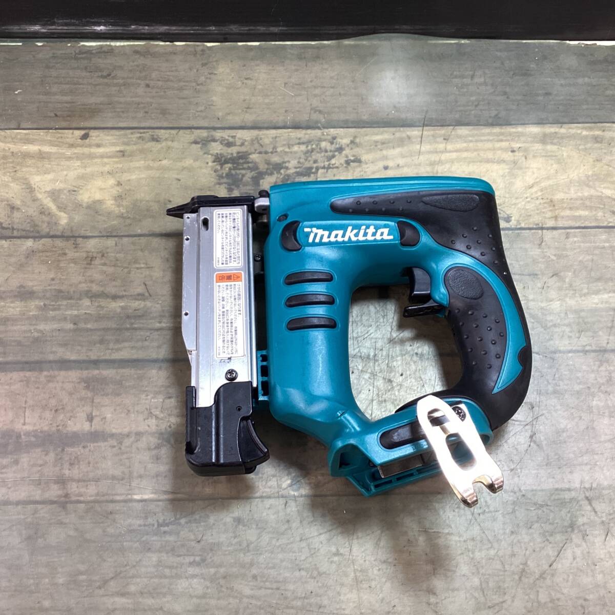 中古品】 マキタ(makita) コードレスピンタッカ PT350DZ 中古品】 マキタ(makita) コードレスピンタッカ PT350DZ
