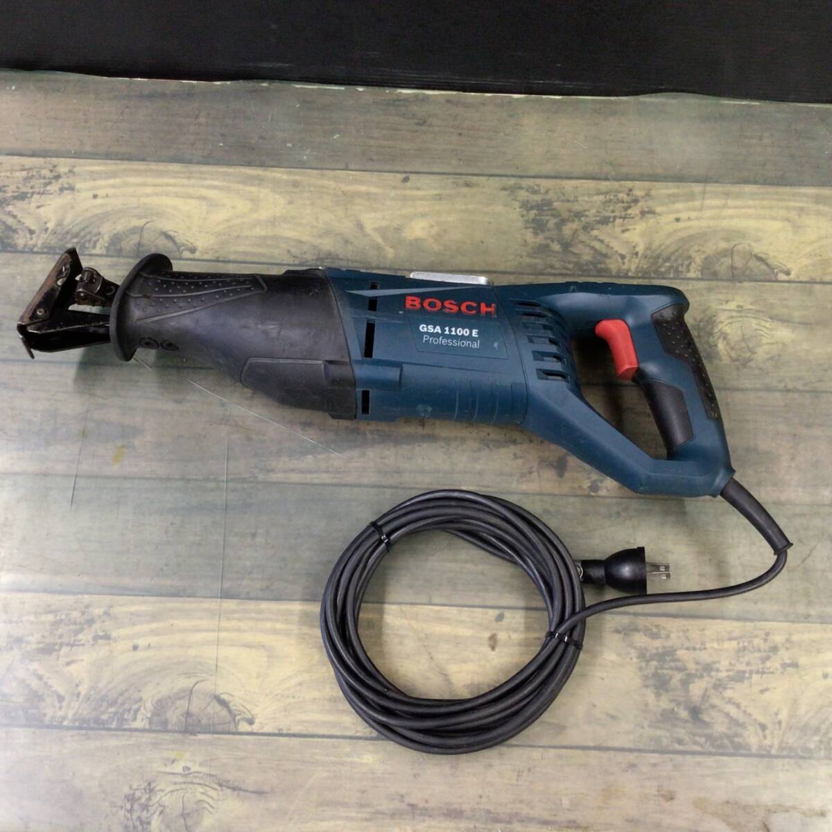 Yahoo!オークション - ボッシュ(BOSCH) セーバーソー GSA1100E Yahoo!オークション - ボッシュ(BOSCH) セーバーソー GSA1100E