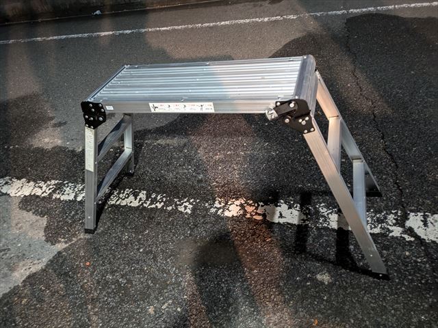 アルミ 足場台 洗車台 折りたたみ 踏み台 洗車台　80ｘ30ｘ70ｃｍ位　10106785-45628z