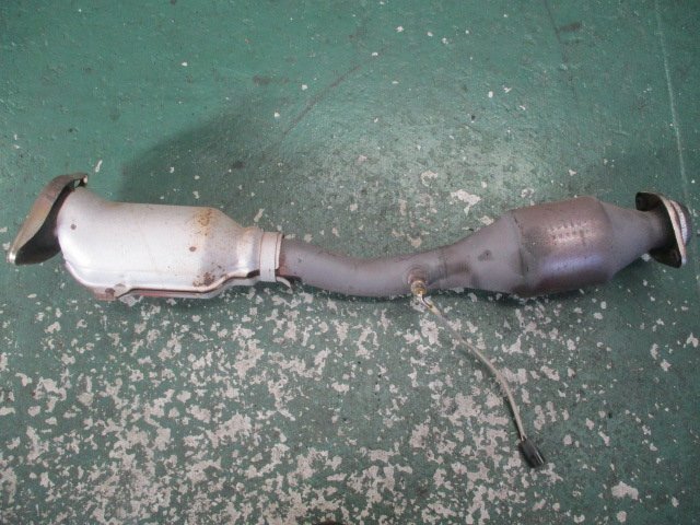 Z12 キューブ　触媒コンバーター Yahoo!オークション -「日産 キューブ」(触媒) (マフラー)の落札