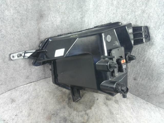 フォード エクスプローラー ABA-1FM5KH 右フォグランプ FORD FB53-15A254-A