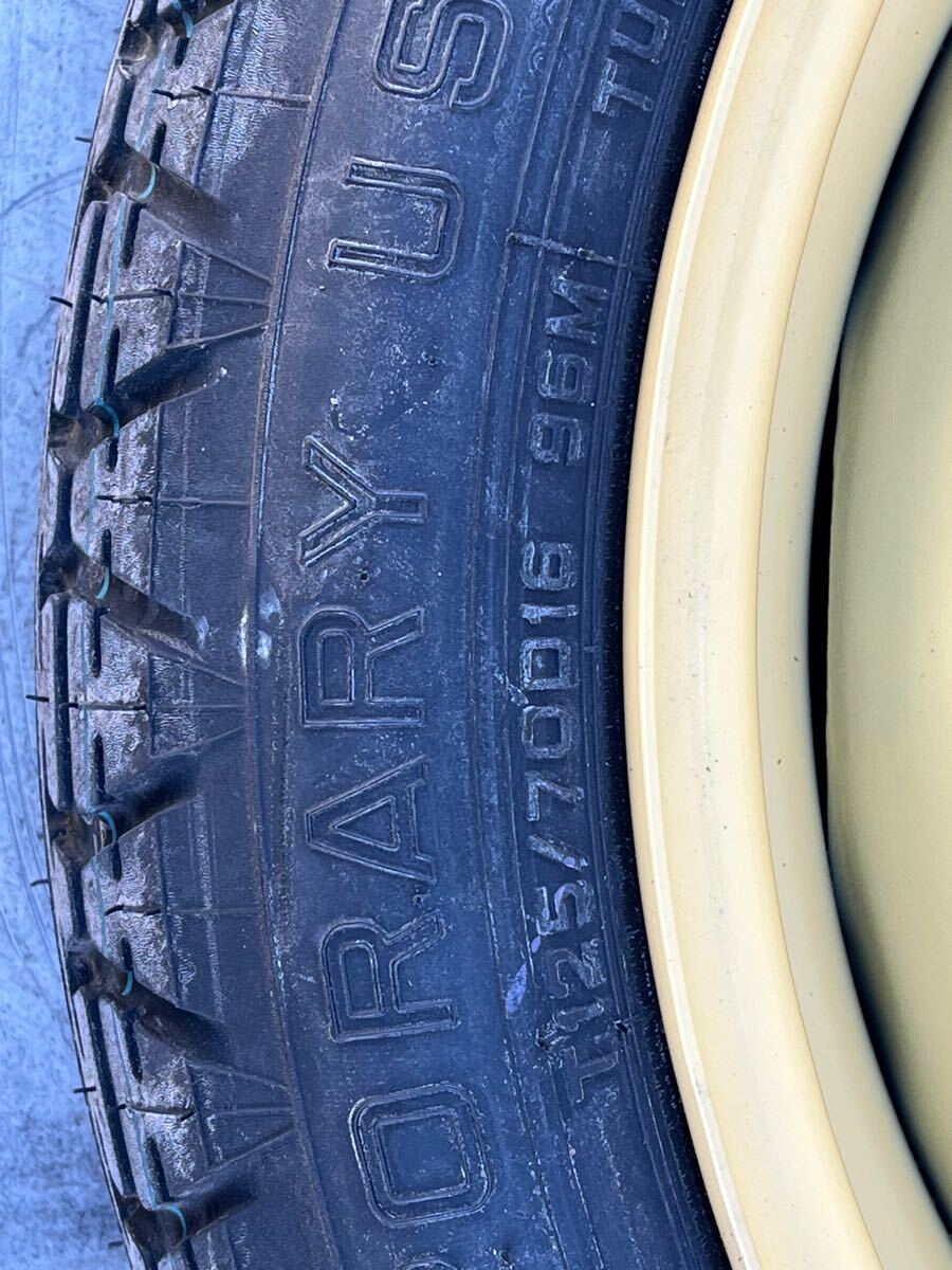  запасное колесо T125/70D16 96M погруженный в машину инструмент домкрат Ractis DBA-NCP100 возможно не использовался тонн pa- комплект шин б/у ②
