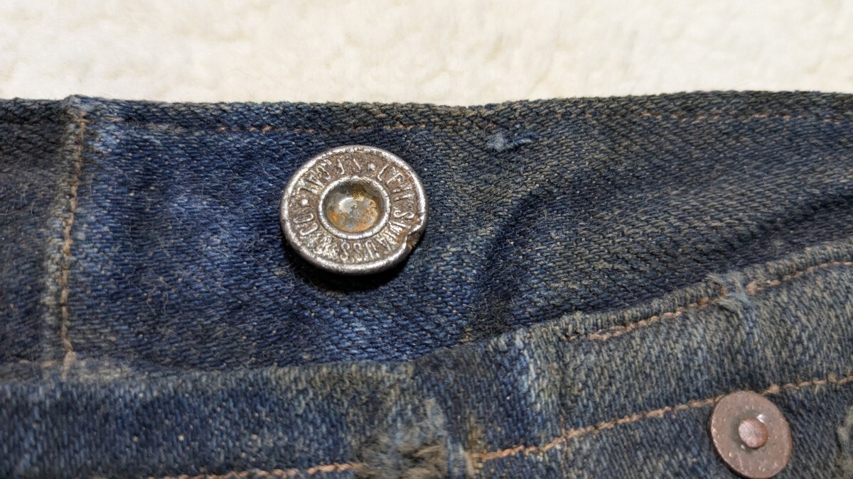 LEVI'S 1900s 501XX オリジナル デニム 端切れ ハギレ 炭鉱 発掘 LEVI'S 1900s 501XX オリジナル デニム 端切れ ハギレ 炭鉱 発掘
