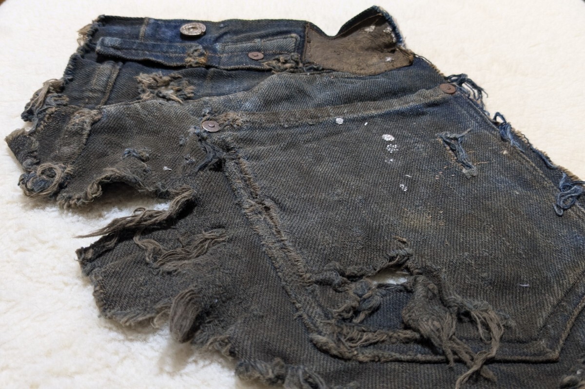 LEVI'S 1900s 501XX オリジナル デニム 端切れ ハギレ 炭鉱 発掘 LEVI'S 1900s 501XX オリジナル デニム 端切れ ハギレ 炭鉱 発掘