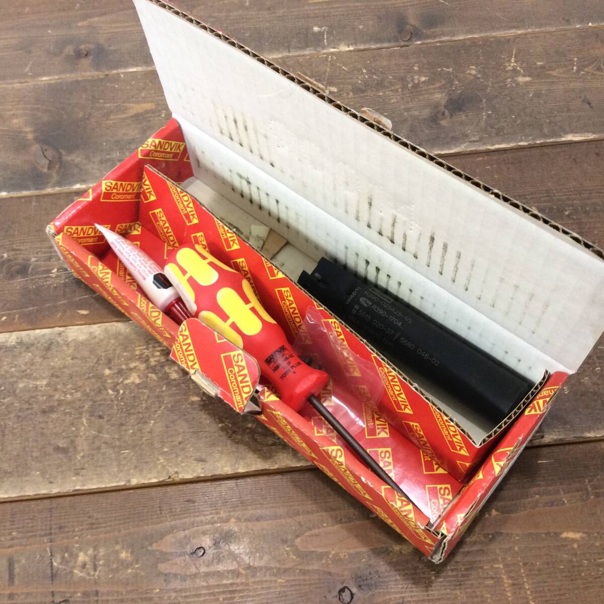 ●【AH-09183】未使用保管品 SANDVIK サンドビック CoroMill 390 肩削りカッター R390-025A25-17L【レターパックプラス・全国一律600円可】