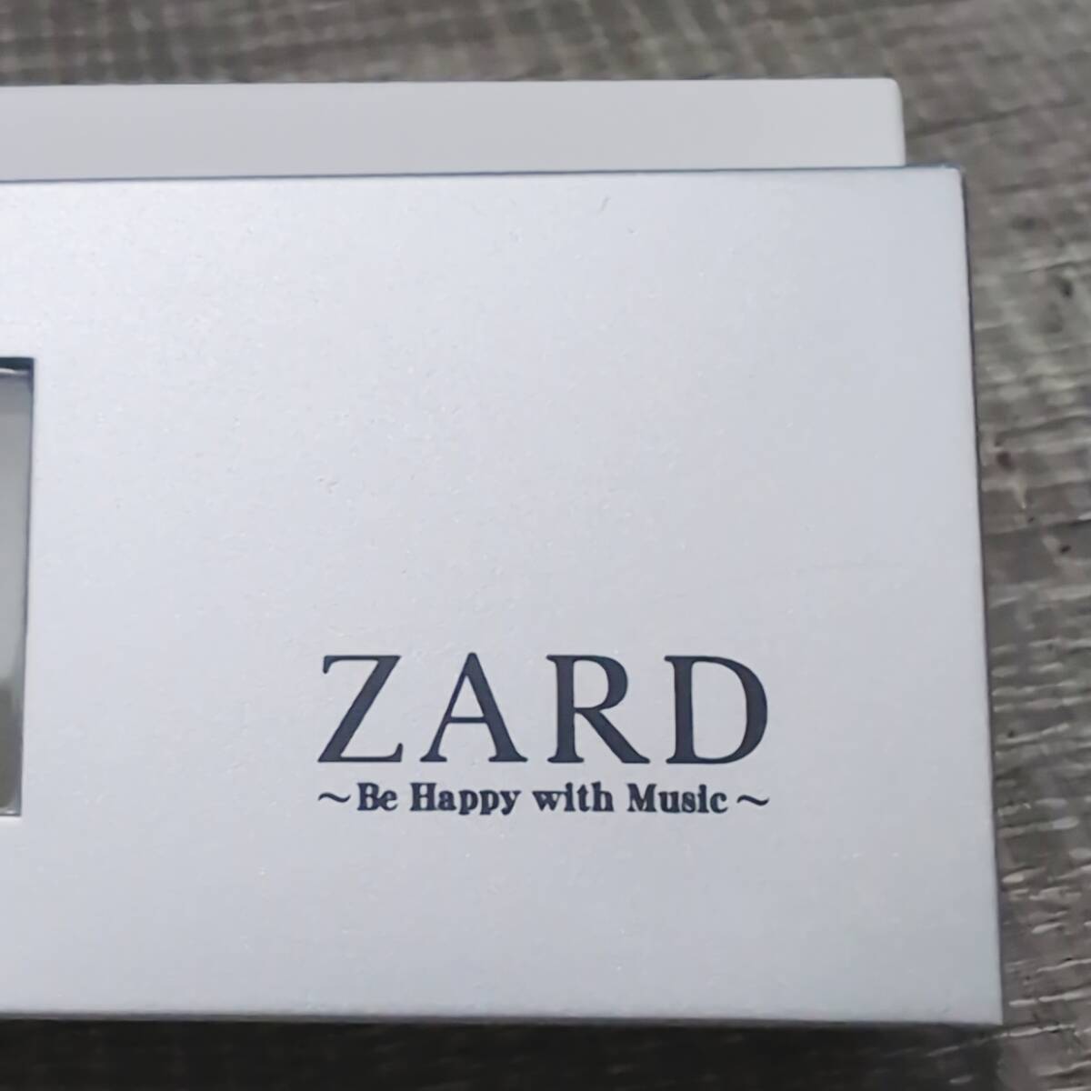 ZARD】 置き時計 ZARDコラボ商品 銀座山野楽器 限定品 坂井泉水 ZARD】 置き時計 ZARDコラボ商品 銀座山野楽器 限定品 坂井泉水