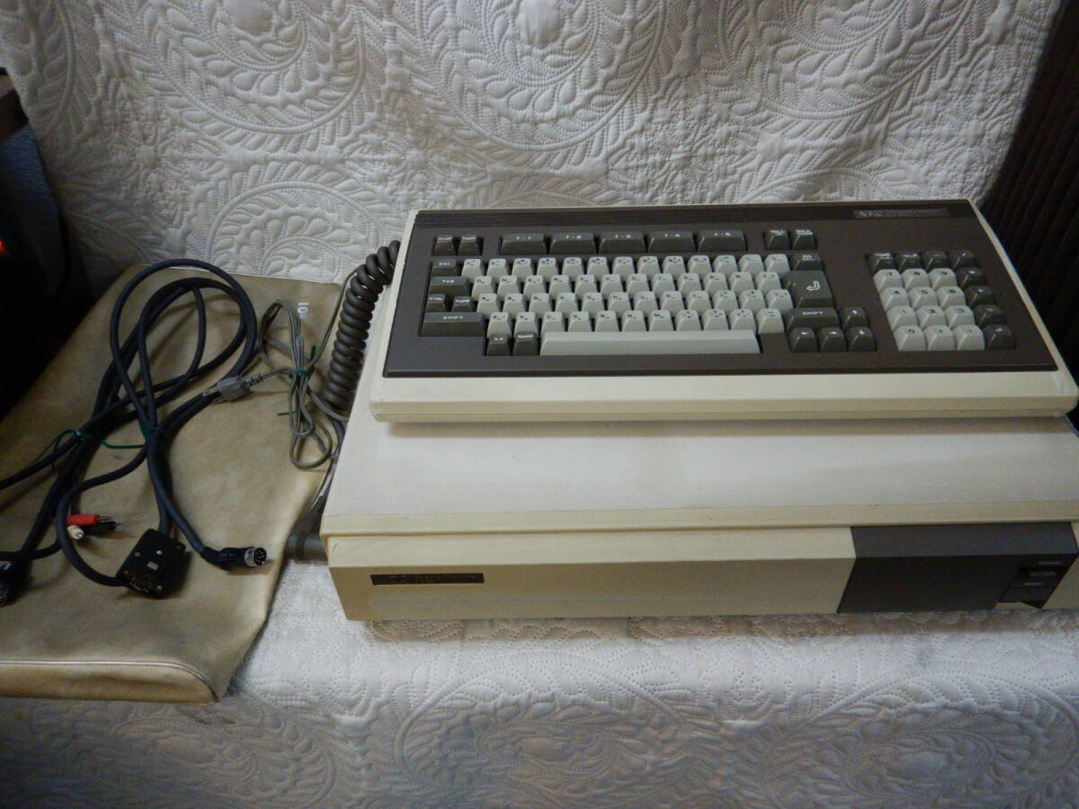 NEC パーソナルコンピューター PC-8801mkⅡ 本体+キーボード NEC パーソナルコンピューター PC-8801mkⅡ 本体+キーボード