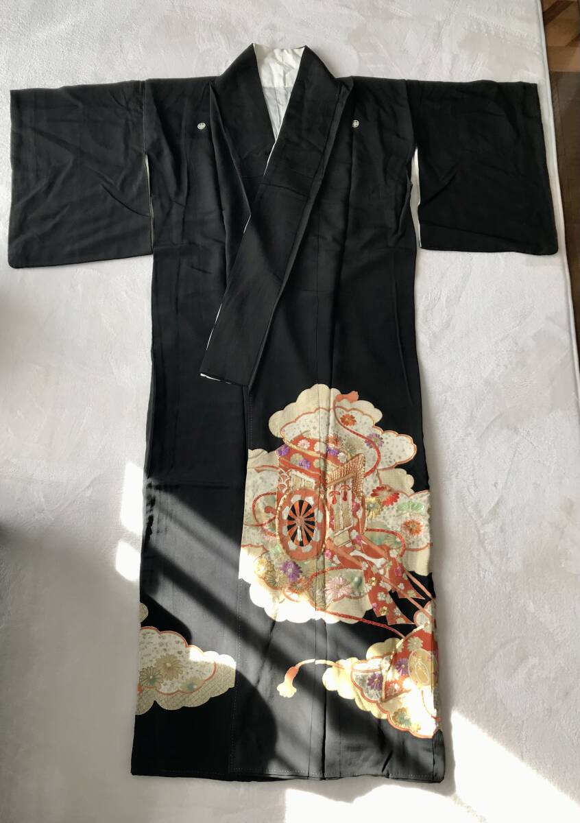 【日本刺繍入り ヴィンテージ 黒留袖 】レトロ アンティーク リメイク 手縫い