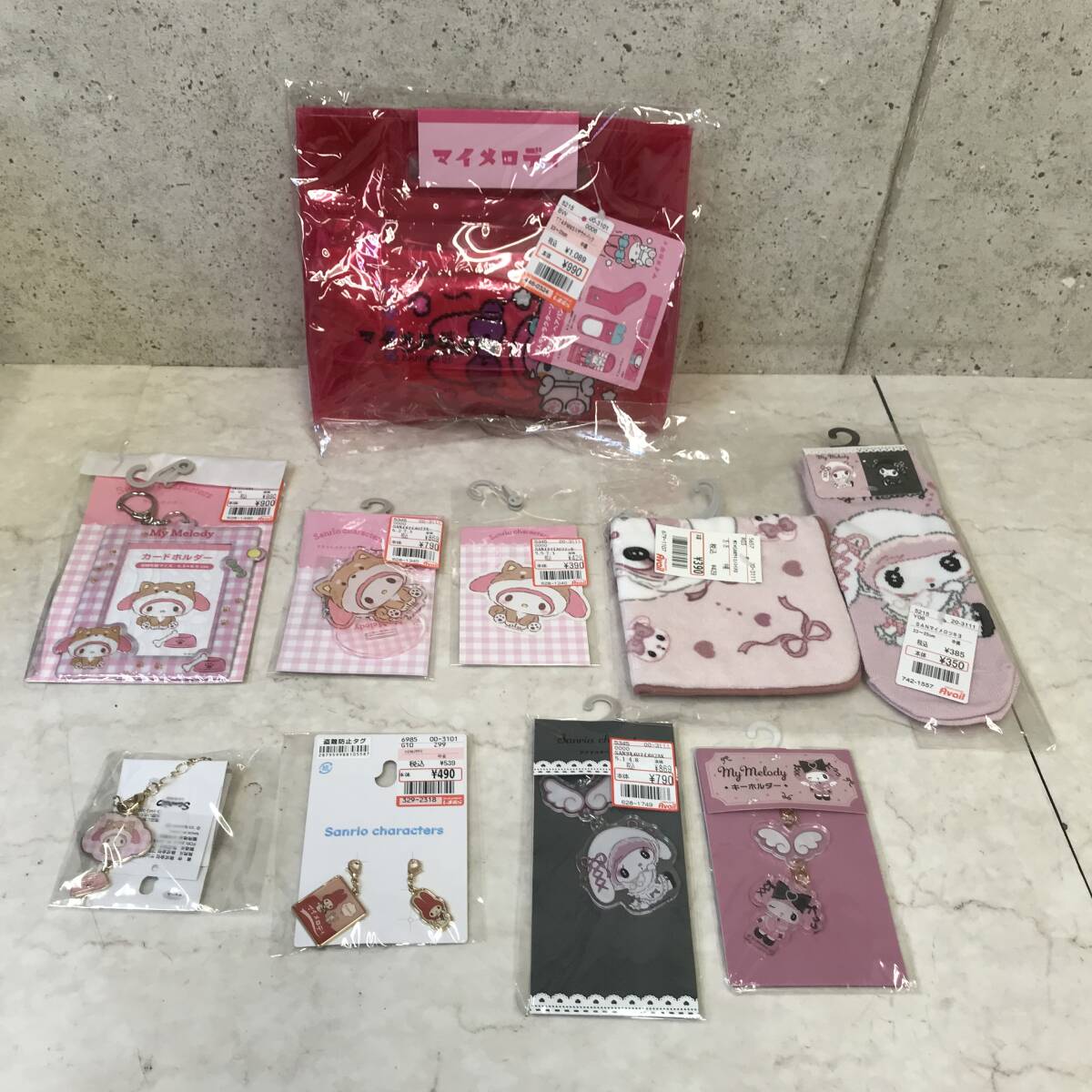 【送料無料】未開封 マイメロディグッズ１０点セット 真夜中のメロクロ 月夜のメロクロ アクリルキーホルダー タオル ソックスなど I1216-1