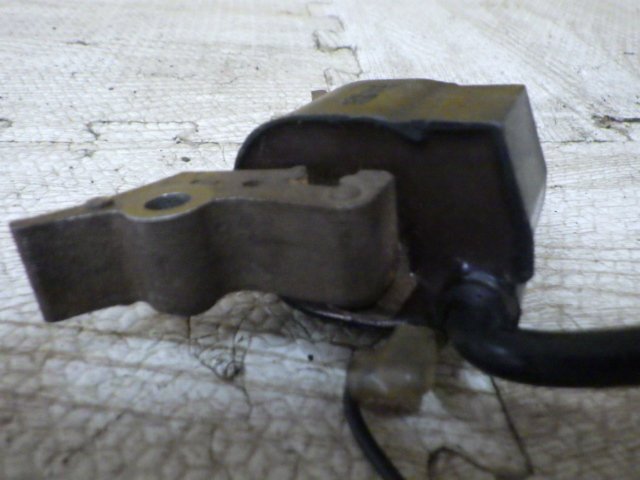 * Mitsubishi бензиновый двигатель GM181L(26) катушка зажигания ( вспышка выходит )*