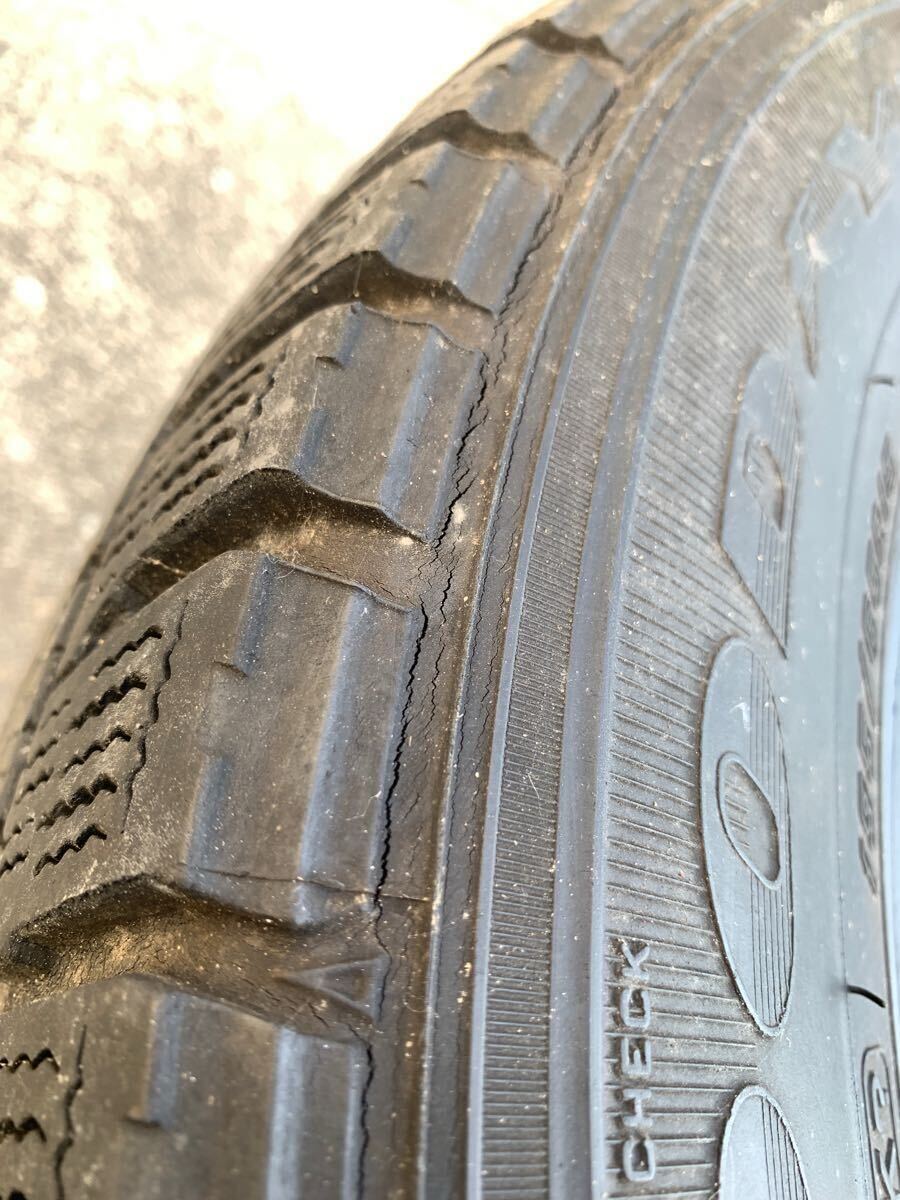 195/65R15 スタッドレスタイヤ4本セット グッドイヤー アイスナビ GOODYEAR ICENAVI ZEA2 2016年製造_画像9