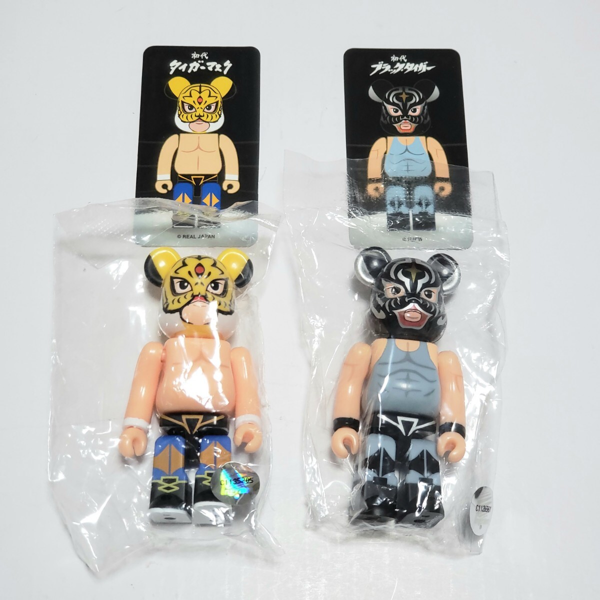BE@RBRICK ベアブリック series シリーズ34 artist アーティスト 初代タイガーマスク&初代ブラックタイガー 100% 内袋未開封