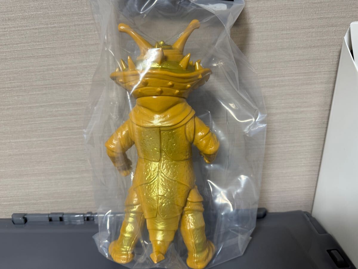 8500円 山吉屋 ウルトラQ カネゴン イエローブラン成形 ゴールド 8500円 山吉屋 ウルトラQ カネゴン イエローブラン成形 ゴールド