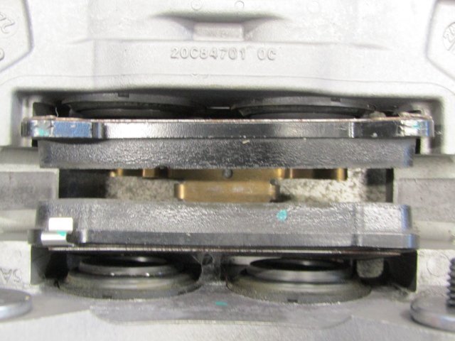 ◎[P27+C3] ブレンボ brembo ブレーキキャリパー フロント左右セット テスラ モデルY 外し 【20C84701 0C/20C84702 00】