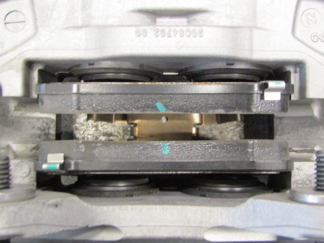 ◎[P27+C3] ブレンボ brembo ブレーキキャリパー フロント左右セット テスラ モデルY 外し 【20C84701 0C/20C84702 00】