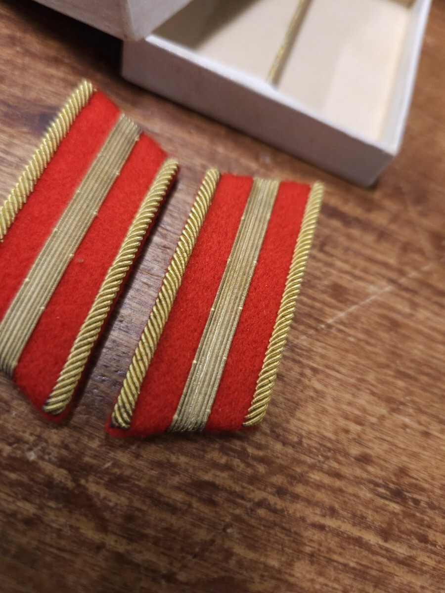 当時物 九八式「准尉」襟章 箱付き 階級章 大日本帝国 日本陸軍 軍隊 Amazon.co.jp: 当時物 九八式「准尉」襟章 箱付き 階級章 大日本