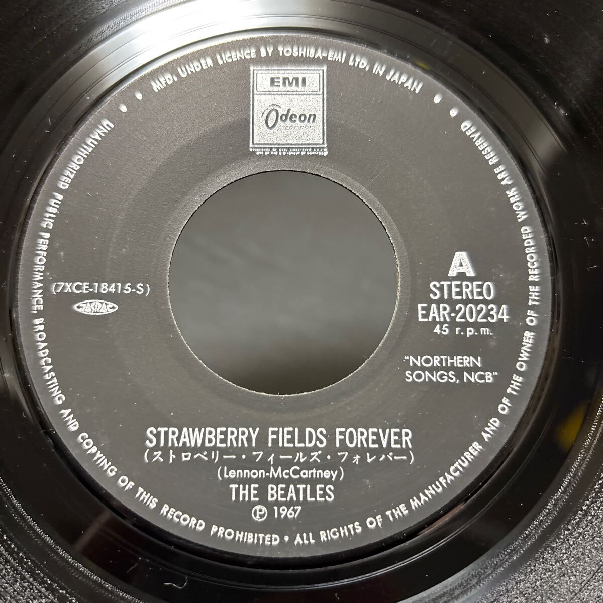 The Beatles клубника *fi-ruz*fo рычаг Strawberry Fields Forever /pe колено * дождь Penny Lane EP ODEON