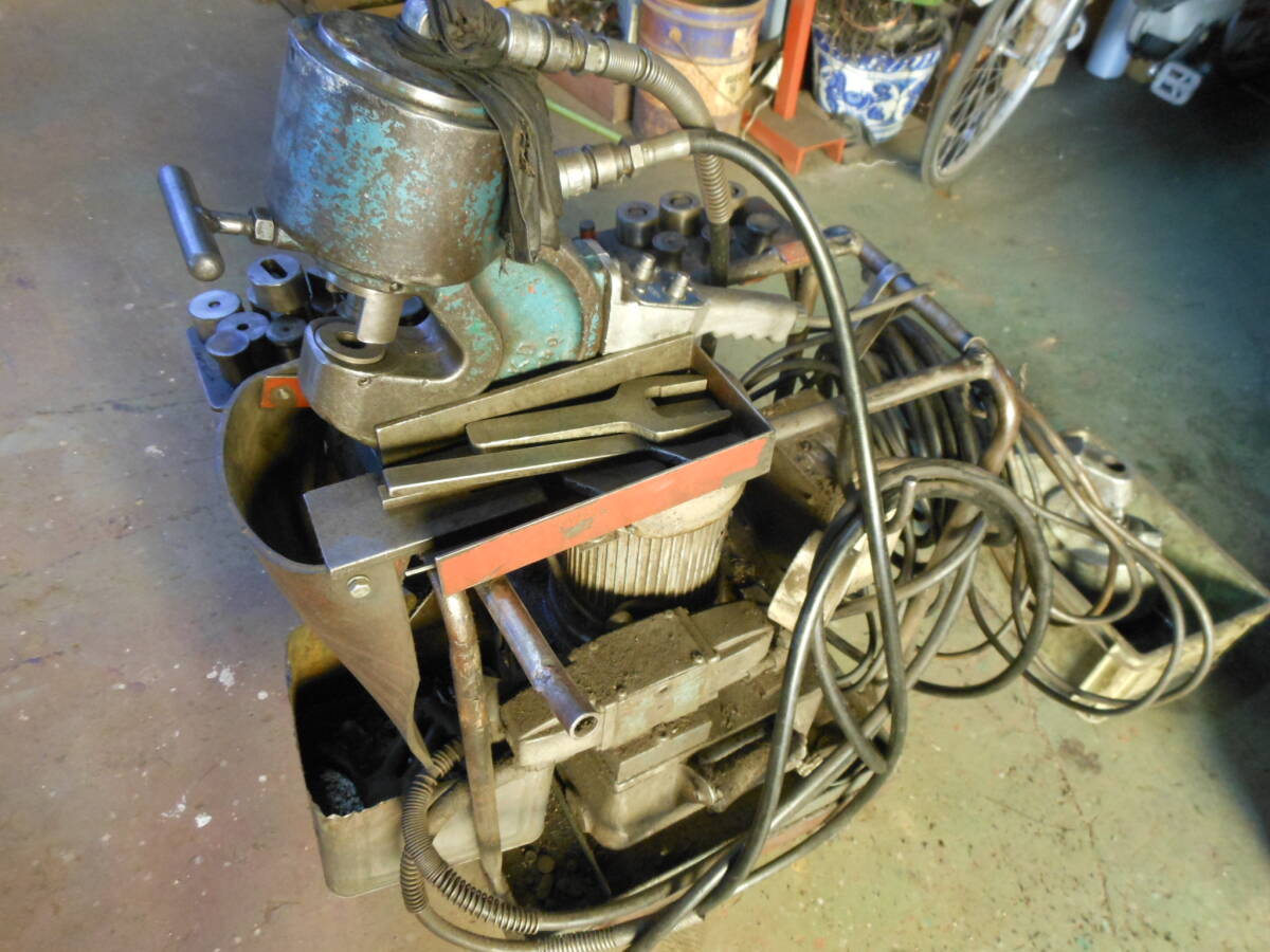 パンチャー 3相 200v 1.5kw　9~25Φ　長孔9~15巾　現在使用中（166）