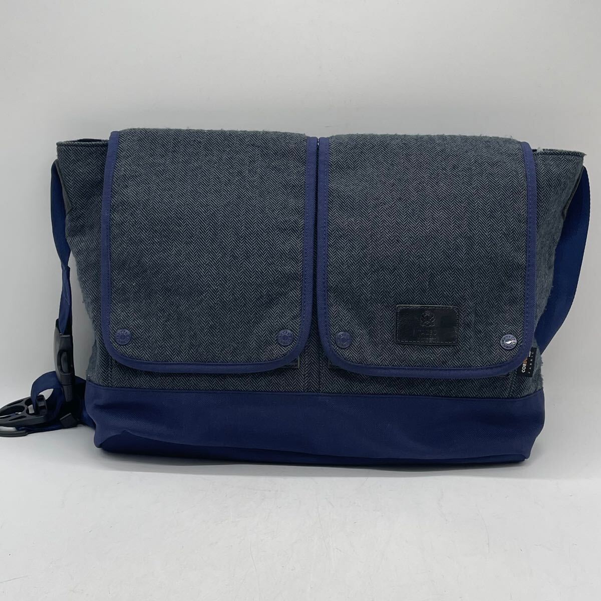 ⑧BN2590●TAKEO KIKUCHI タケオキクチ ショルダーバッグ ビジネスバッグ ヘリンボーン グレー系×ネイビー 大容量
