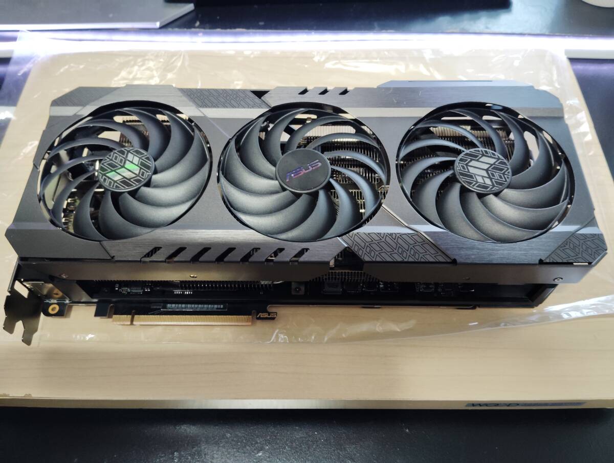 ASUS TUF RTX 4090 24G ジャンク品 コネクタ破損 - グラフィック ASUS TUF RTX 4090 24G ジャンク品 コネクタ破損 - グラフィック