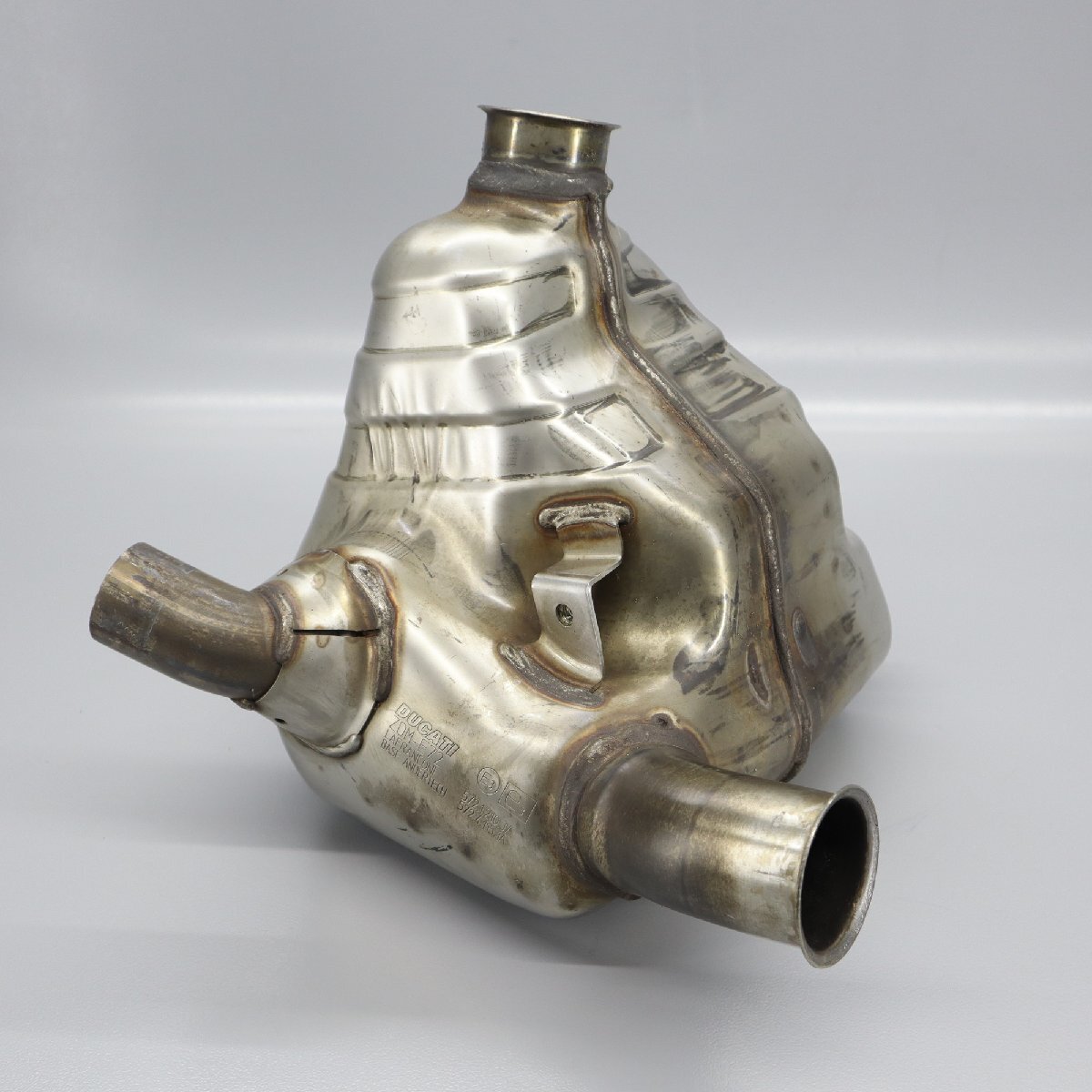  Ducati Monstar 937 оригинальный катализатор ZDM-E72 / 572.1.210.3A / 572.41.115.1A( muffler глушитель выхлопная труба и т.п. ) 241111BD0515