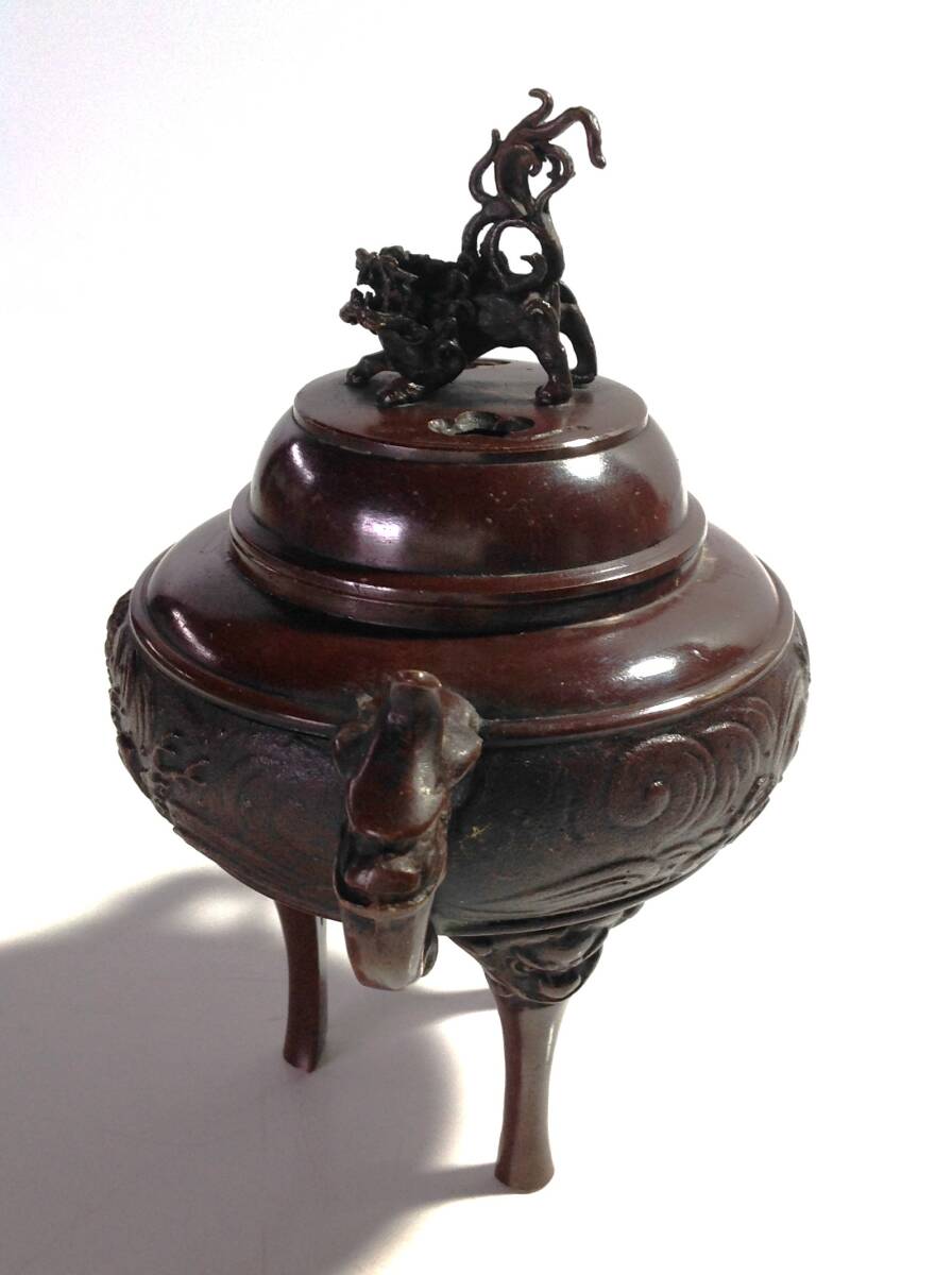 Amazon.co.jp: 中国美術明代銅製獅子蓋龍耳香炉三足香爐重量700g Amazon.co.jp: 中国美術明代銅製獅子蓋龍耳香炉三足香爐重量700g