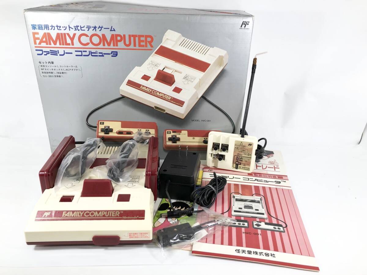 10294　ファミリコンピューター　ファミコン　本体　未使用　箱劣化あり　通電確認済み