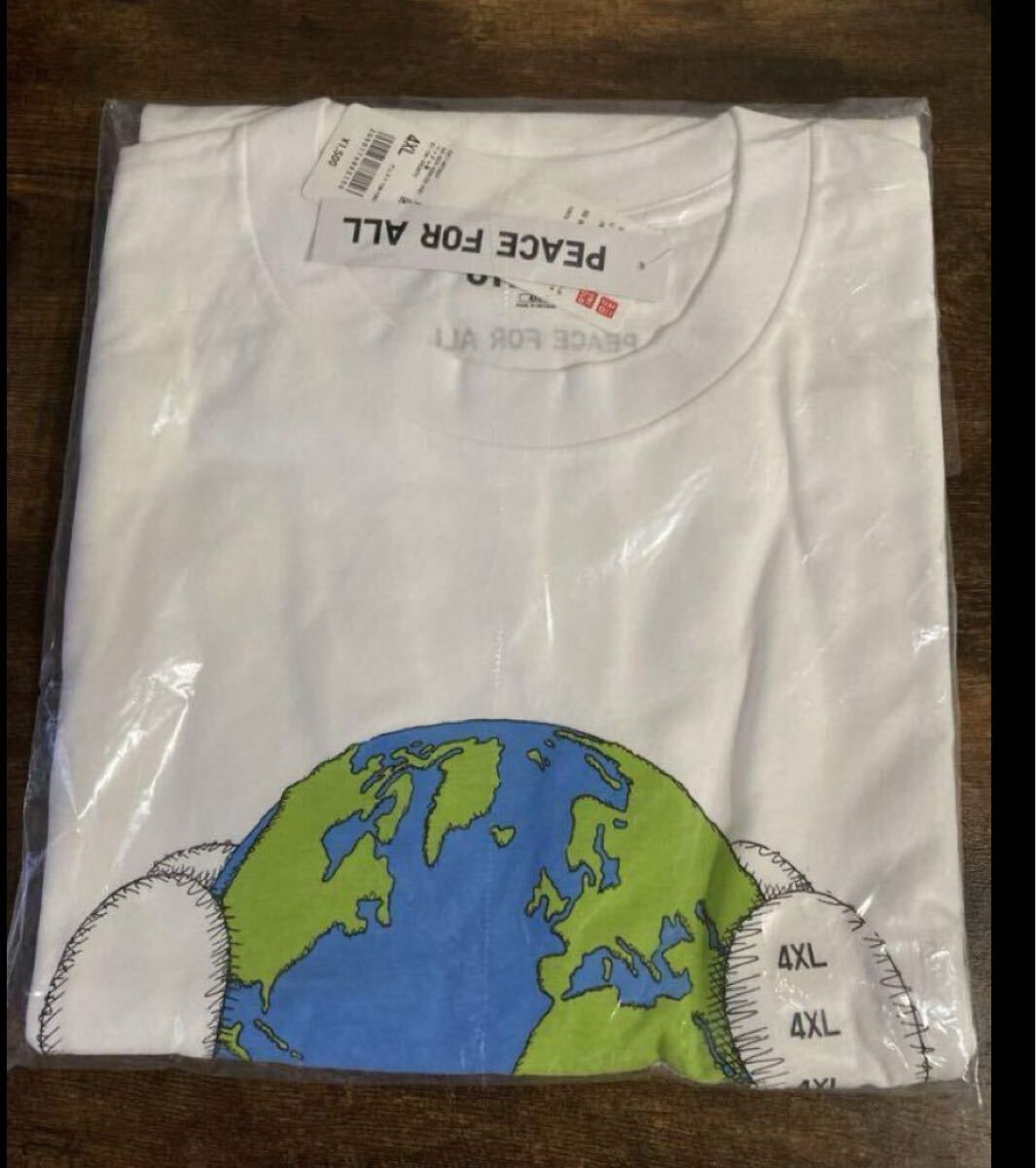 UT UNIQLO KAWS ユニクロ　カウズ　PEACE FOR ALL Tシャツ UT