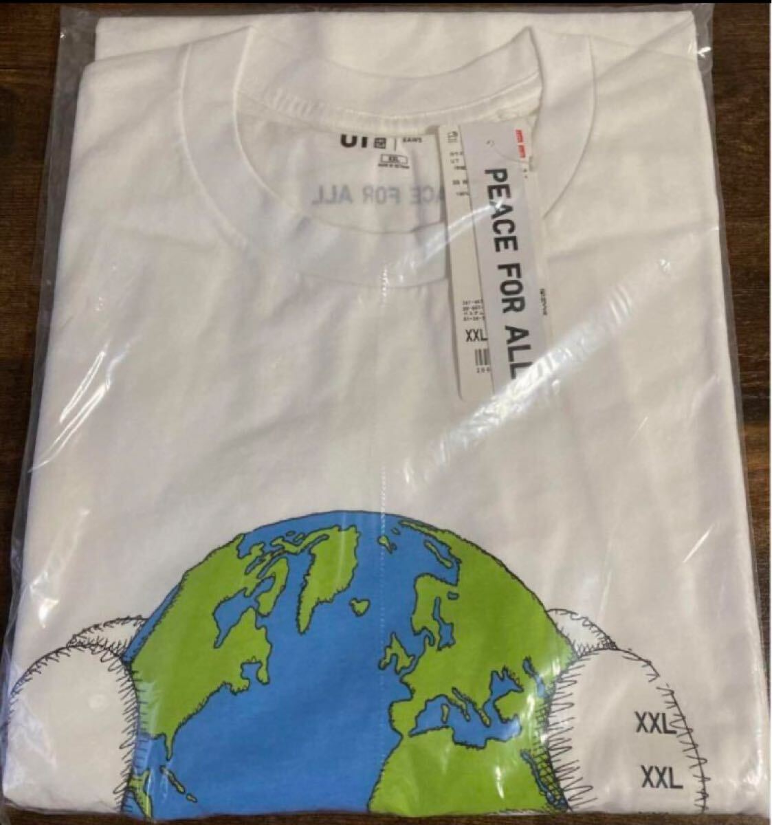 コラボ Tシャツ　UT UNIQLO KAWS ユニクロ カウズ PEACE FOR ALL
