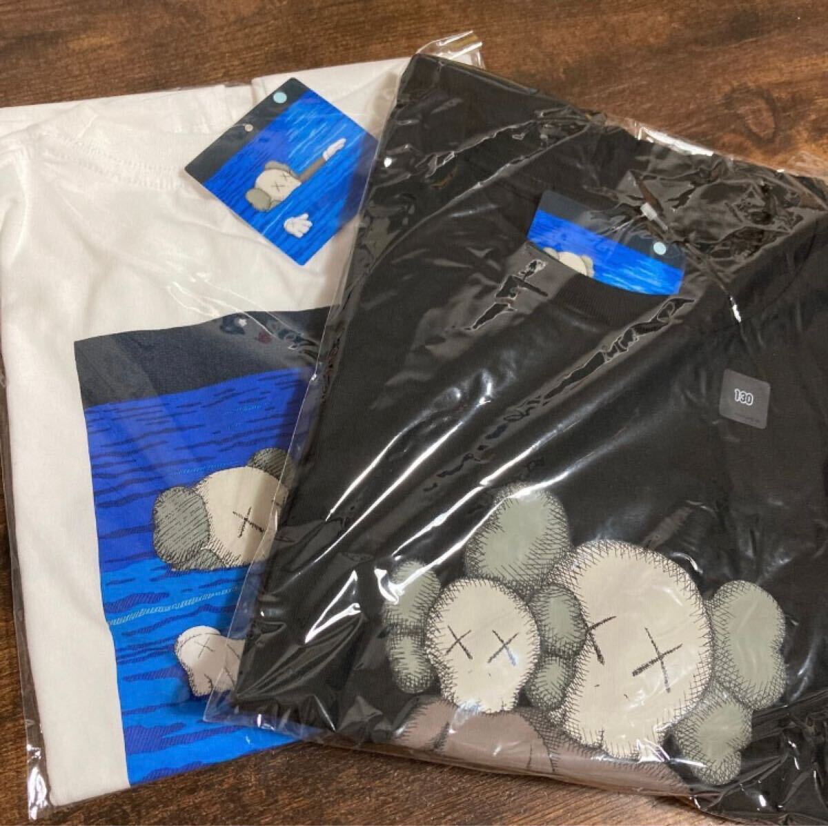 2枚セット　UNIQLO ユニクロ カウズ KAWS Tシャツ　ホワイト　ブラック 130