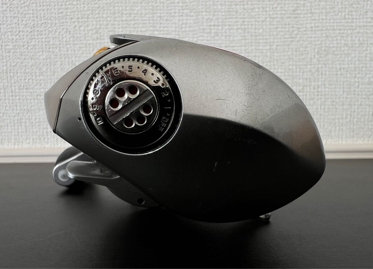 ☆即決有【希少】DAIWA TD-ZILLION 100SH【廃盤】 ベイトリール ☆即決有【希少】DAIWA TD-ZILLION 100SH【廃盤】 ベイトリール
