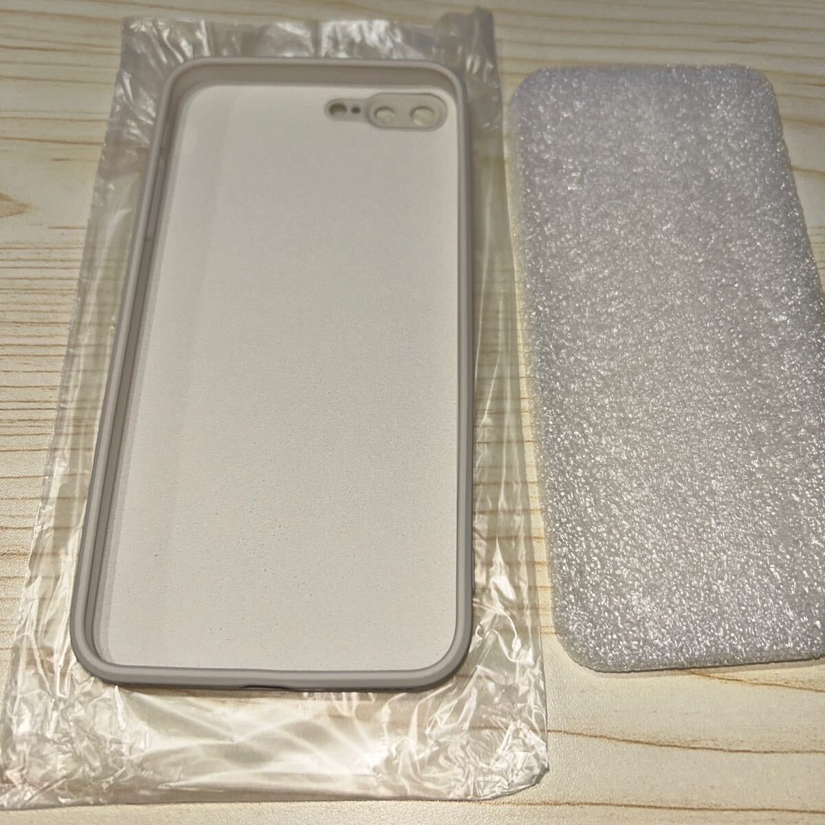 f397 iphone 8 plus ケース シリコン耐衝撃さらさら手触り 傷付き防止 超軽量 マット質感 指紋防止 ワイヤレス充電(アンティークホワイト)