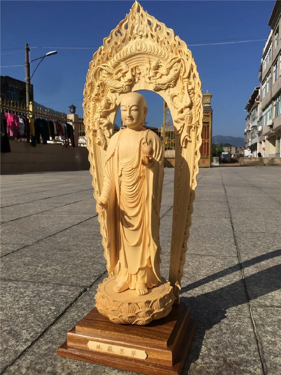 □観心・時代旧蔵□C297明時代 楠木釈迦牟尼造像 楠木細工彫刻 □観心・時代旧蔵□C297明時代 楠木釈迦牟尼造像 楠木細工彫刻