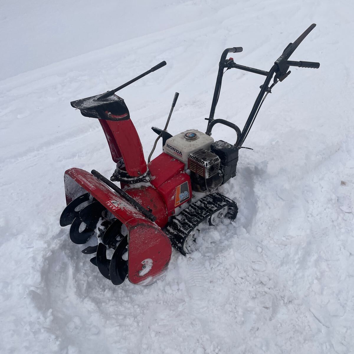 除雪機ホンダHs555実働　札幌発手渡しのみ　配達もできます 除雪機ホンダHs555実働 札幌発手渡しのみ 配達もできます