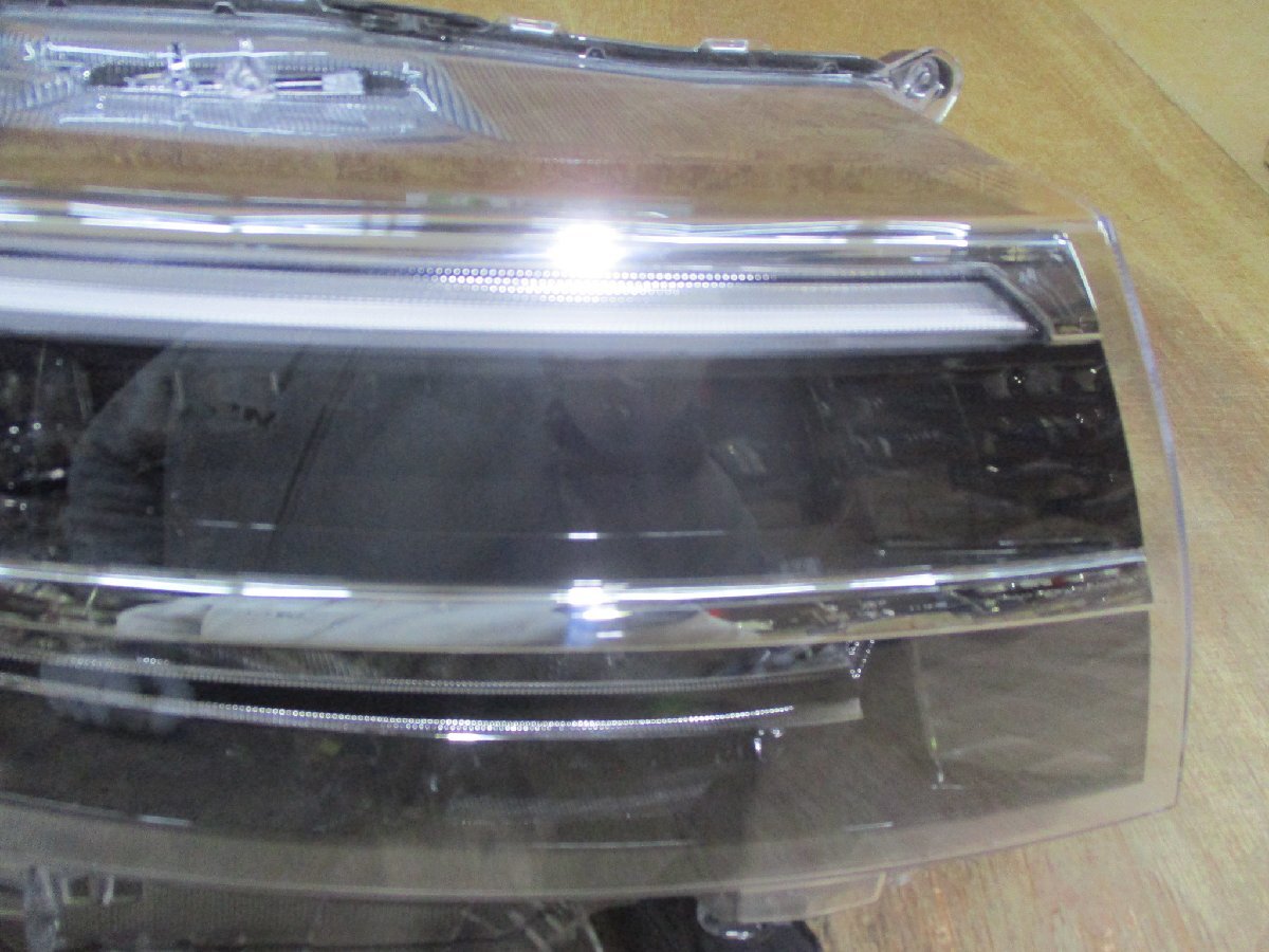 即決　タントカスタム　LA650S 後期　LED　右ヘッドライト　純正　81130-B2820/ KOITO 100-69096 刻印:Z2