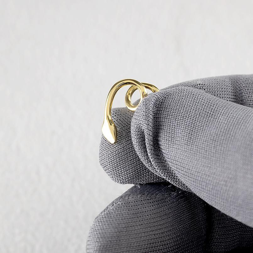 18金 蛇 ピアス 15G 片耳 メンズ ゴールド 18k つけっぱなし 簡(jiǎn)単裝著 へび ヘビ キャッチのいらないピアス キャッチナッシャー 巳年