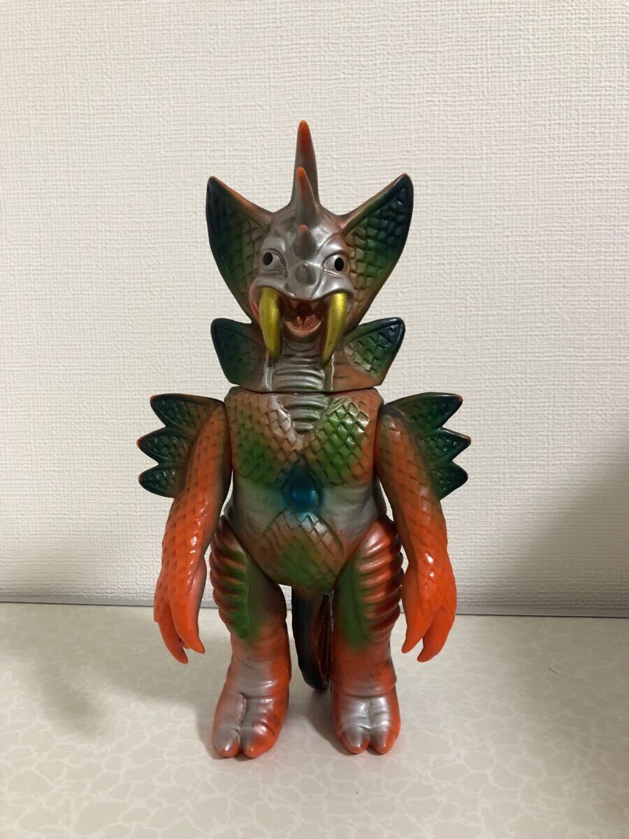 Yahoo!オークション - 流星人間ゾーン怪獣ソフビガンダーギラス Yahoo!オークション - 流星人間ゾーン怪獣ソフビガンダーギラス