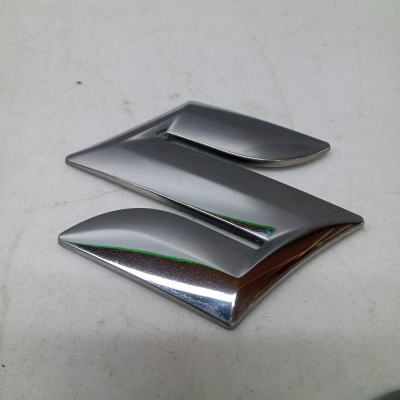 ZC71S Swift оригинальный торцевая дверь эмблема комплект 1A5-19-5/24D4269* включение в покупку не возможно